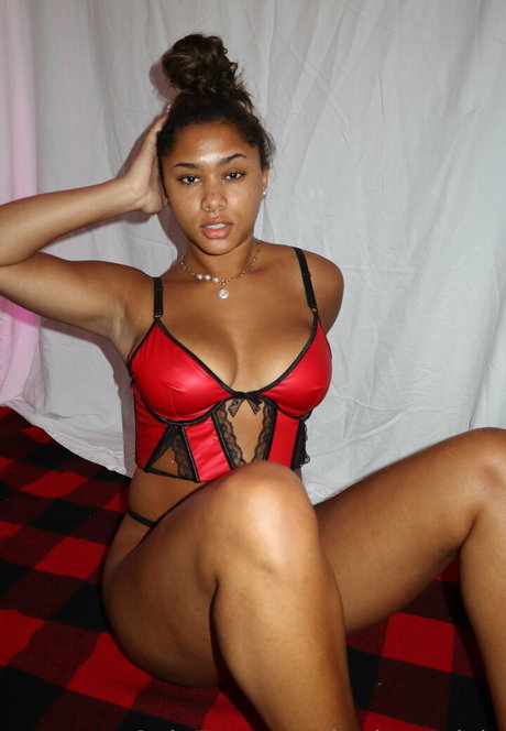 katieswrdvip estrella porno sexy imágenes