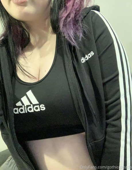 gothiccpeach modelo superior imágenes