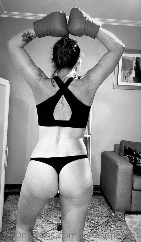 lunasuperhot desnudos de modelos galería