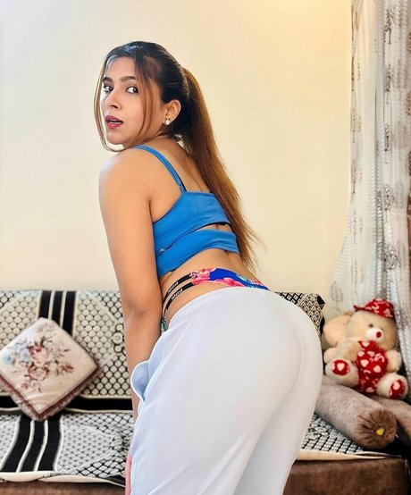 Tanya Chaudhari star exclusive photo