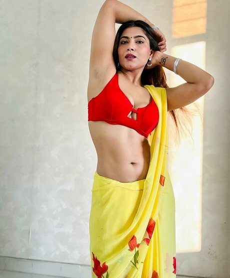 Tanya Chaudhari sex star picture