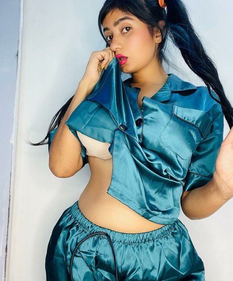 Neha Singh nude actress photos
