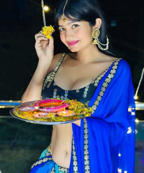 Neha Singh hd actress pic