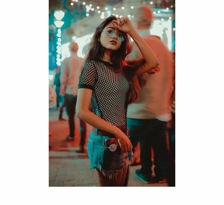 Ridhima Bisht estrella porno hermosa imágenes