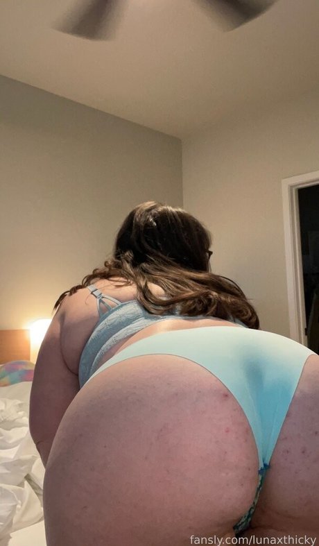 lunaxthicky sexy model img