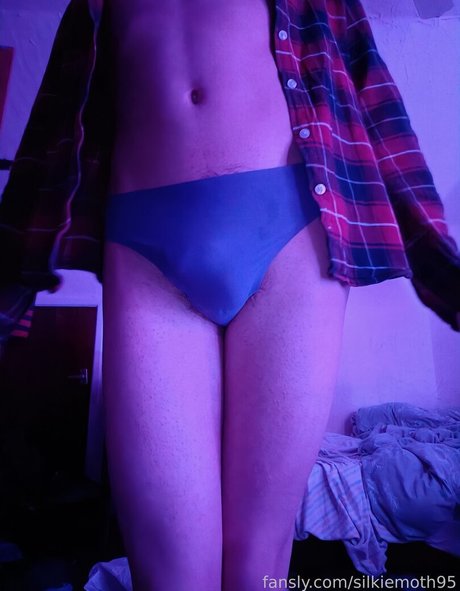 silkiemoth95 hot actress image