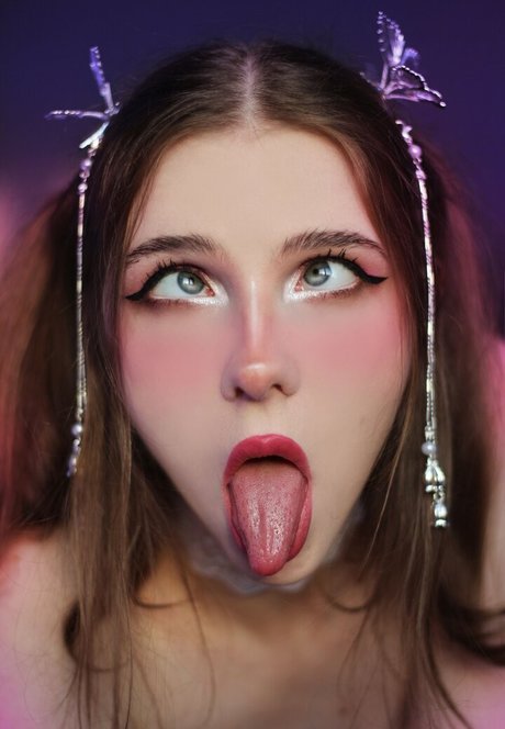 Meloxy model erotic image