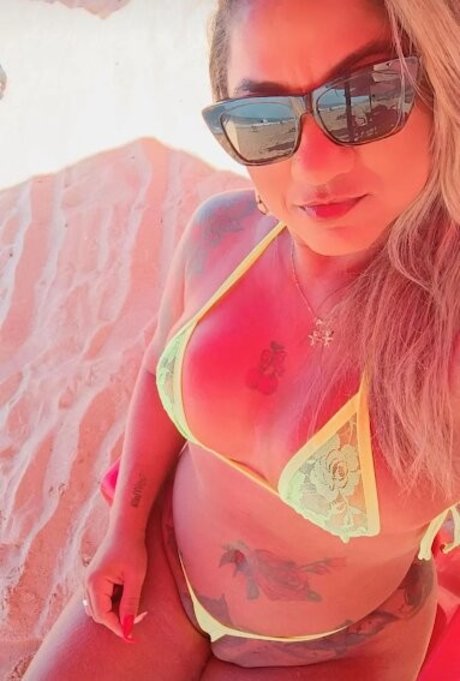 Esther Exhib jolie actrice collection