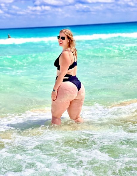 Curvy Krysta estrella porno sexy galerías