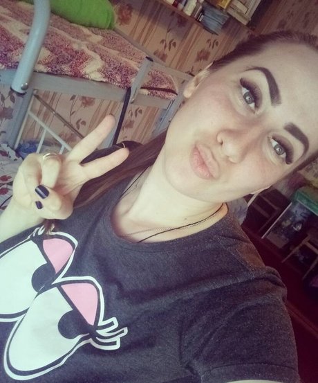 Olya Bulka desnudos de estrellas porno imagen