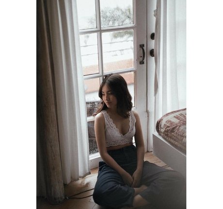 Maria Zhang exclusive model image