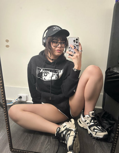 KianaVi modelo agradable fotos