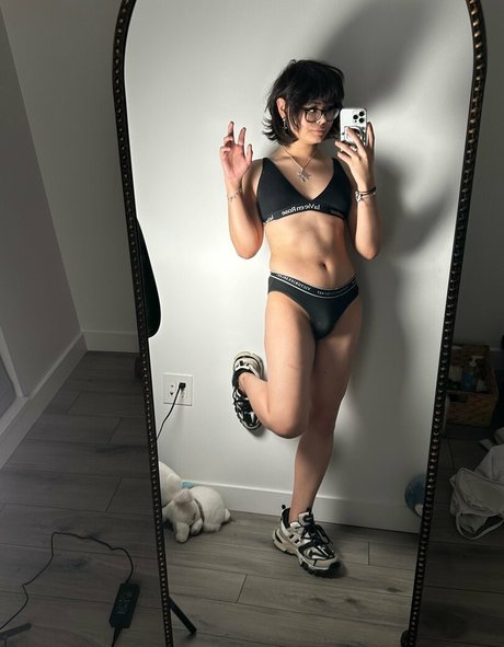 KianaVi star du porno en haute qualité archive