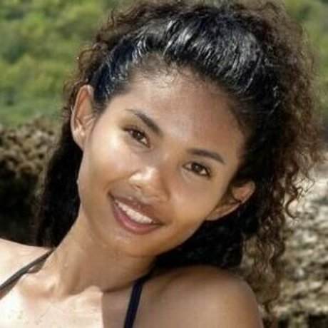 Manirat jolie star du porno archive