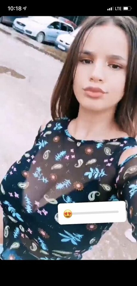 Denisa R Maria bonita actriz galerías