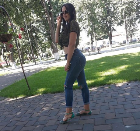 Denisa R Maria estrella bonita archivo