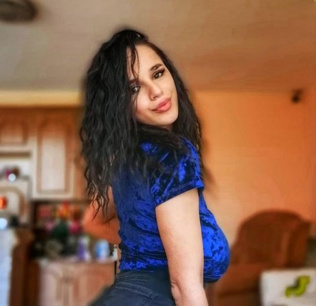 Denisa R Maria star du porno gratuit images