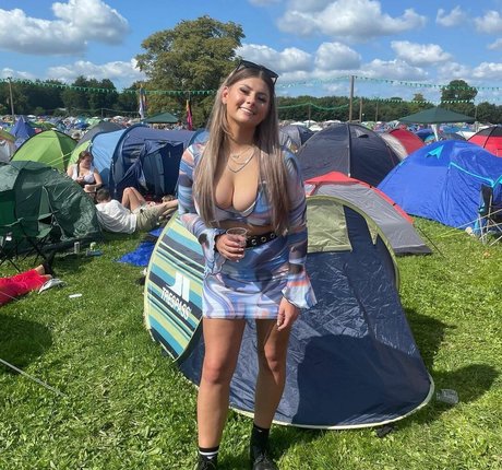 Millie C modèle porno photo