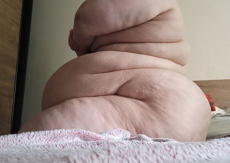 Fluffymaya98 modelo caliente galería