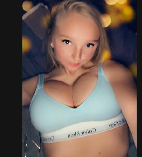 blonde vivi modelo erótico foto