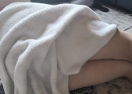 NicoKnut buen modelo imágenes