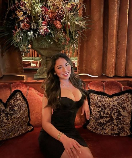 Nikki Cheng bonita modelo imagen