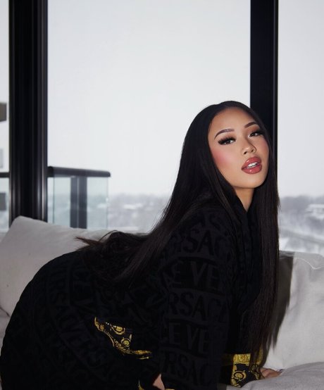 Thailiian modèle adulte images