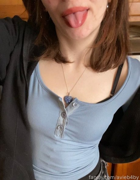 avieb4by hot actress gallery