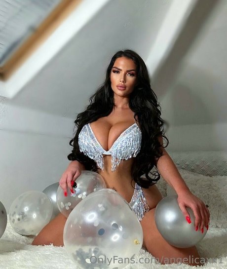 Angelica Sharpe estrella porno en alta definición archivo