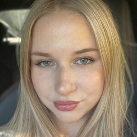 Carlottadre erotic model img
