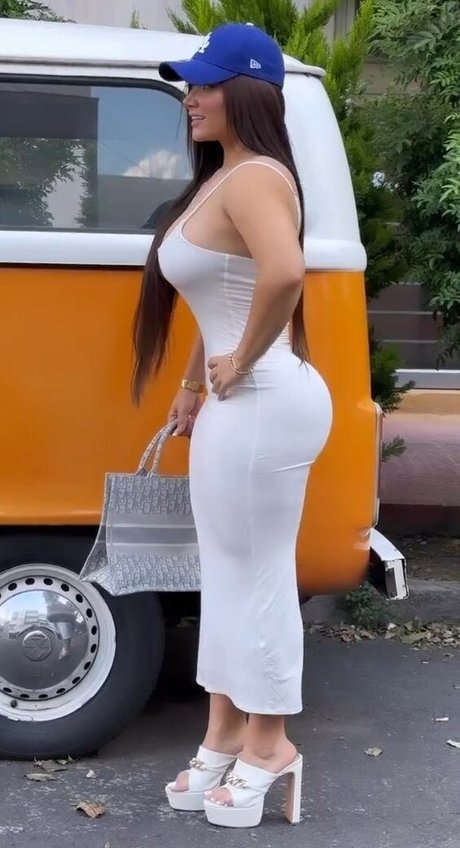 Carolina Pineda xxx étoile galerie