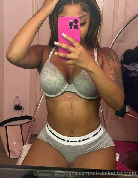 OfficialLadiiScorpio étoile parfaite galerie