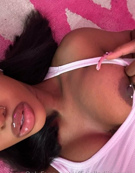 OfficialLadiiScorpio estrella del sexo archivo