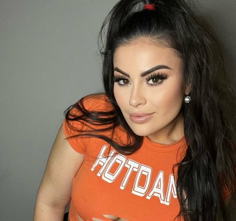 angel of deathhx joli modèle des photos