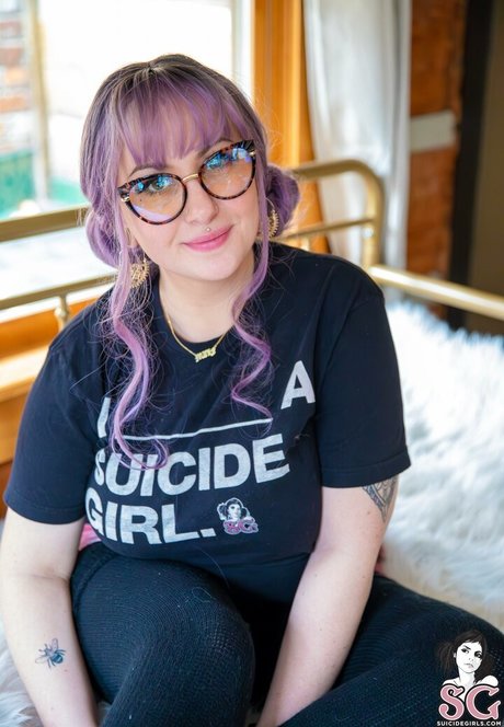 Mimi Flowers__MimiFlowersss actriz atractiva foto