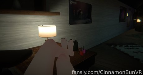 CinnamonBunVR nude star pictures
