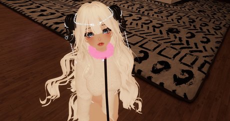 CinnamonBunVR nude actress pic