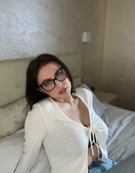 riyaxx nude model pic
