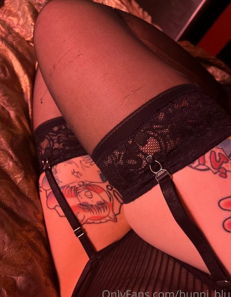 bunni blu étoile xxx photo