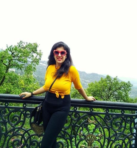 Apoorva Bhalla modelo desnudos imagen