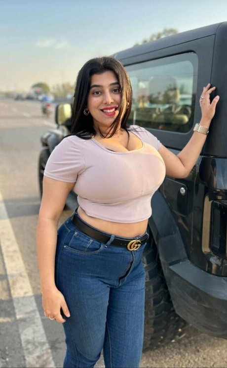 Apoorva Bhalla sexy model pics