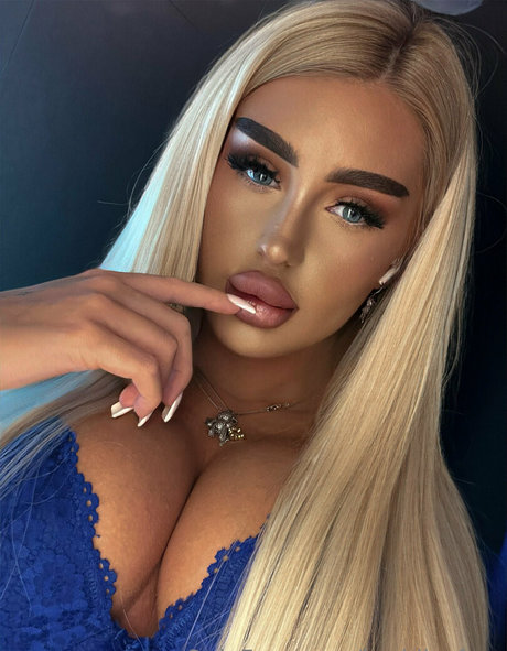 baddie free porn star image