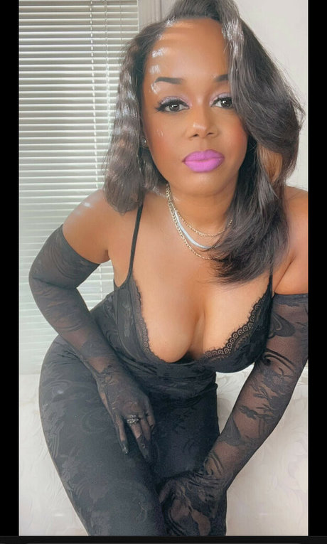 Jaimee Foxxworthy model top image