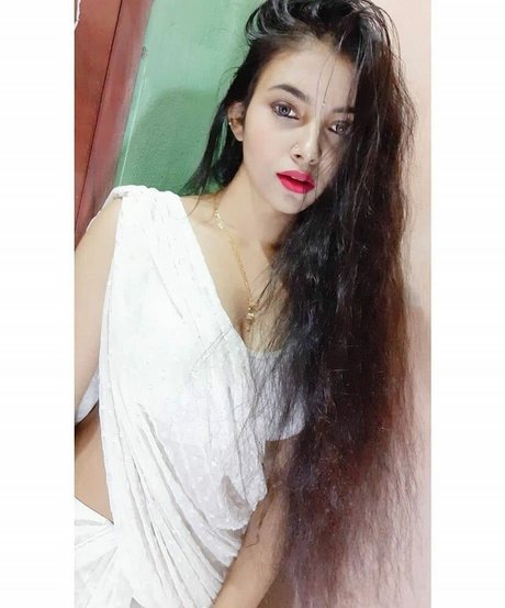 Aarohi Verma model hd photo