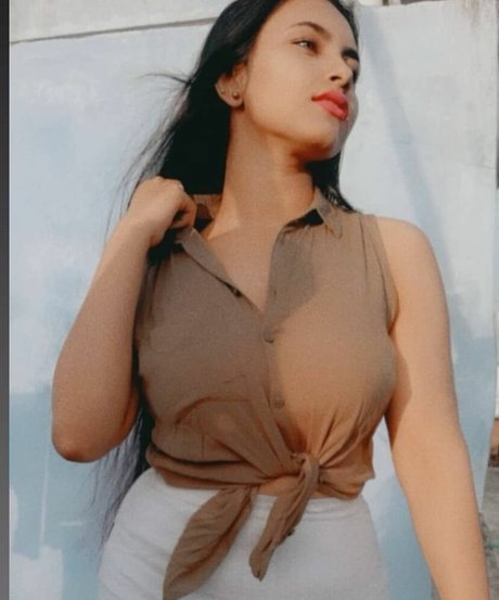 Aarohi Verma model hd pic