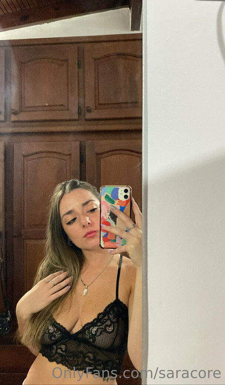 saracore actrice exclusive images