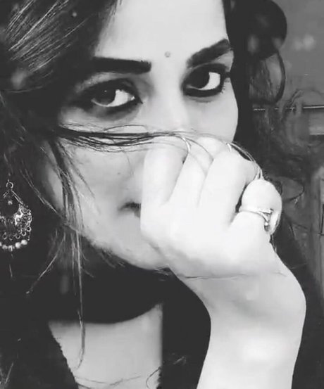 Vansheen Verma Sumbriya actrice nue archive