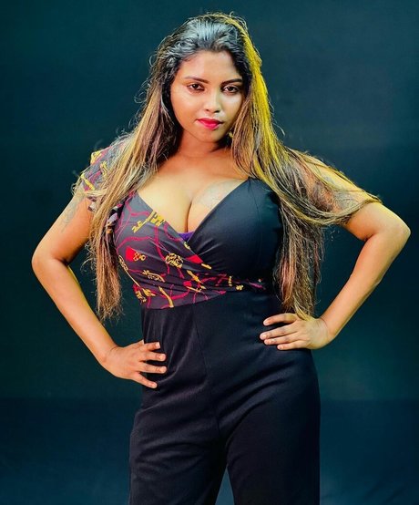 Elakkiya Rajendran porn star image