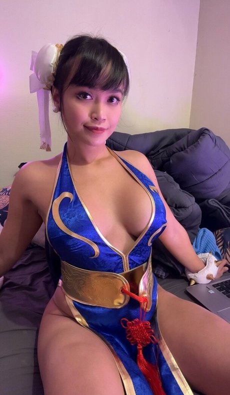 asian eye estrella caliente imagen