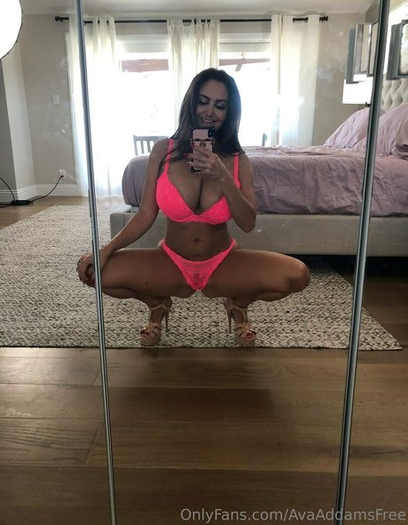 avaaddamsfree nude star pic